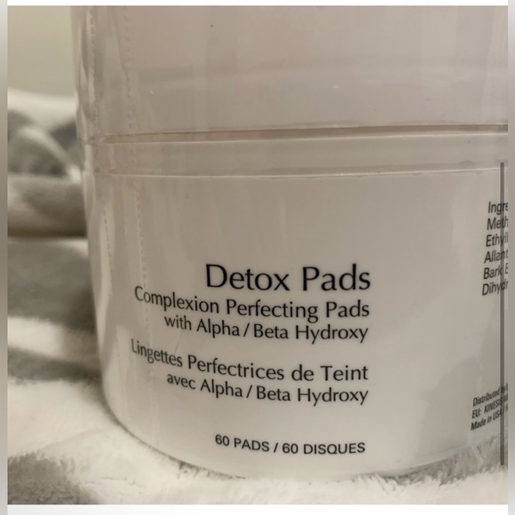 Nassif MD Dermaceuticals Detox Pads - Picture 2 of 4